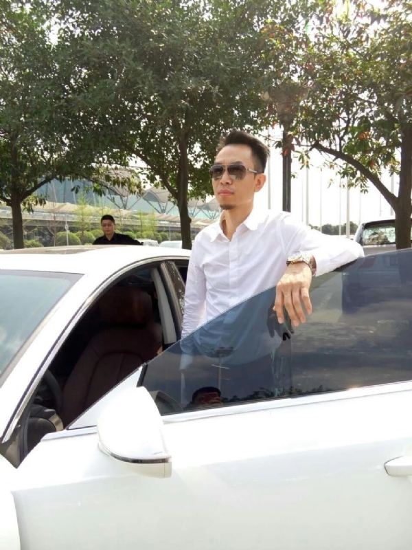 杨岳的第一张照片--云霄婚介网