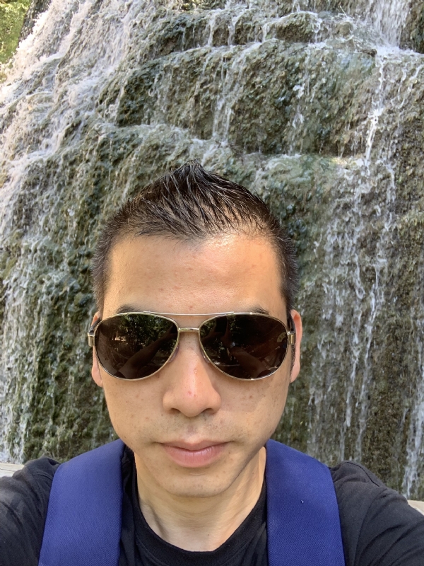 高兴的第二张照片--云霄婚介网