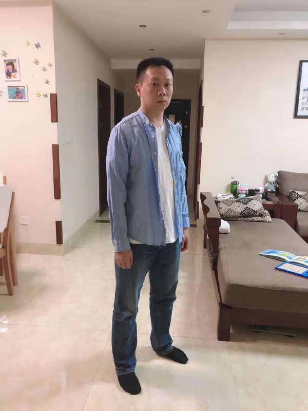 以勒的第一张照片--云霄婚介网