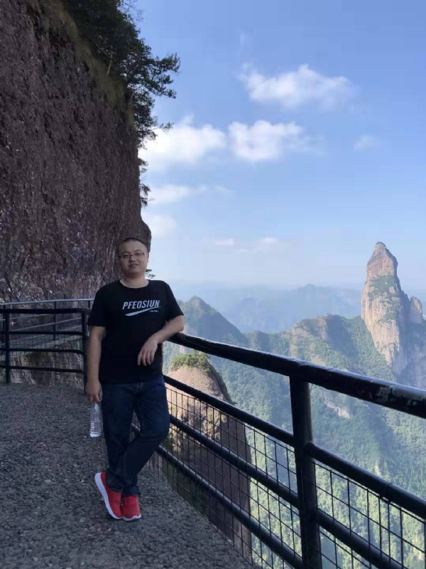 不杵于物的第一张照片--云霄婚介网