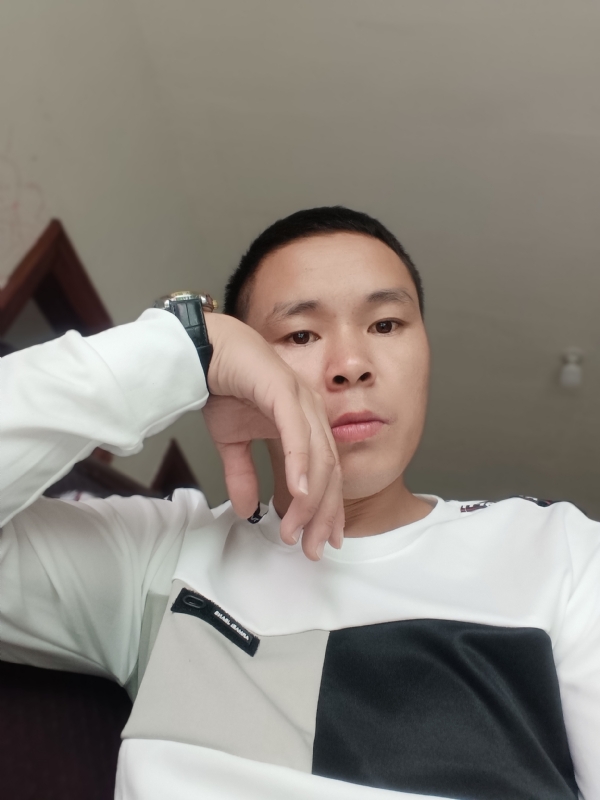 冷漠的第一张照片--云霄婚介网