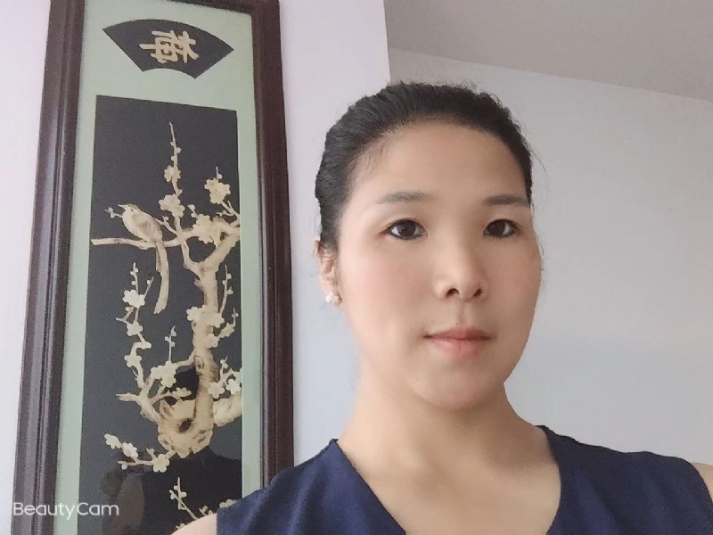 微笑的第一张照片--云霄婚介网