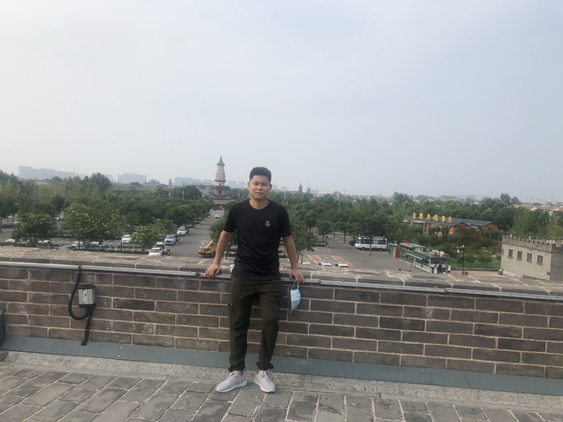 123.向左向右的第一张照片--云霄婚介网