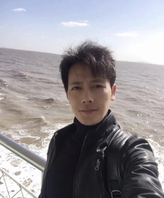 疯狂的小鱼的第一张照片--云霄婚介网