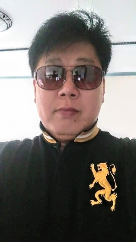 含笑半步癲的第一张照片--云霄婚介网