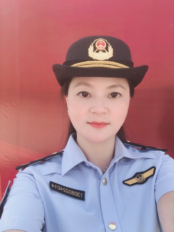明明的第一张照片--云霄婚介网