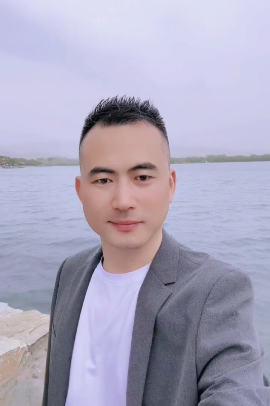 一往情深的第一张照片--云霄婚介网