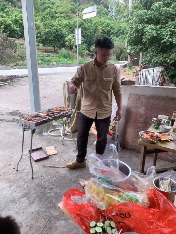 你黑我哟的第一张照片--云霄婚介网