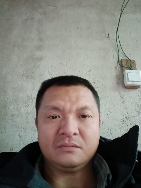 兰成龙的第三张照片--云霄婚介网