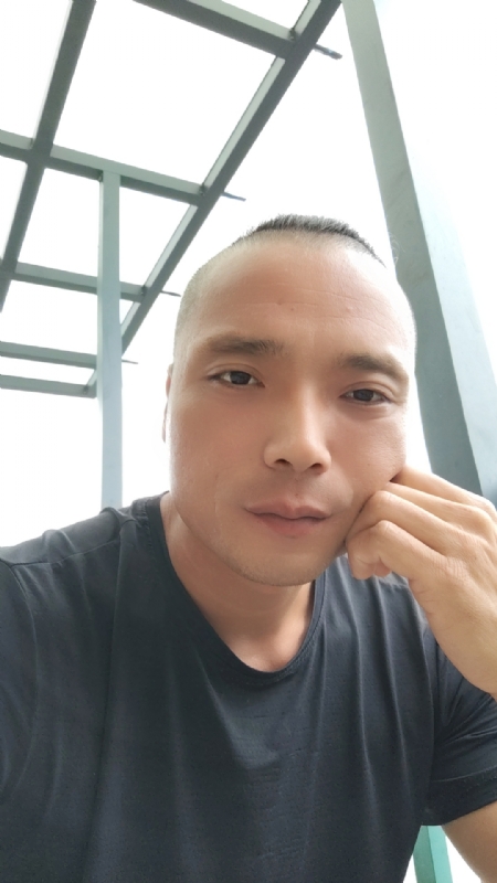 伯爵的第三张照片--云霄婚介网