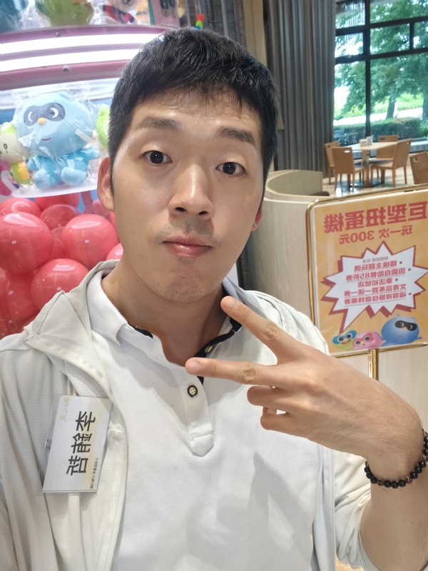 銪哲的第一张照片--云霄婚介网
